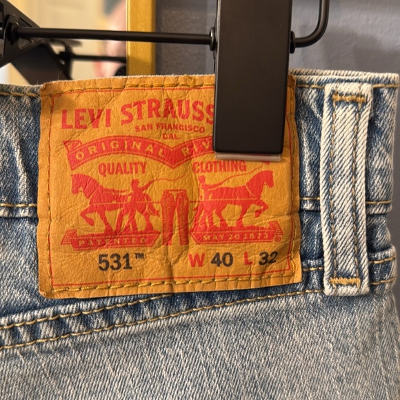 Levi’s 531 athletic slim. Distressed style jeans. Size 40 x 32. - Picture 4 of 11